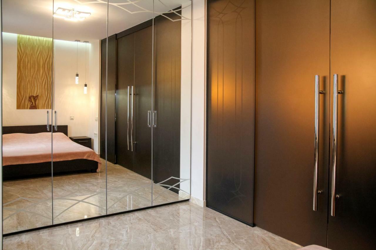 Apartment Luxe Paris Odesa Exterior foto